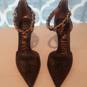 $5 final price. Black heels.